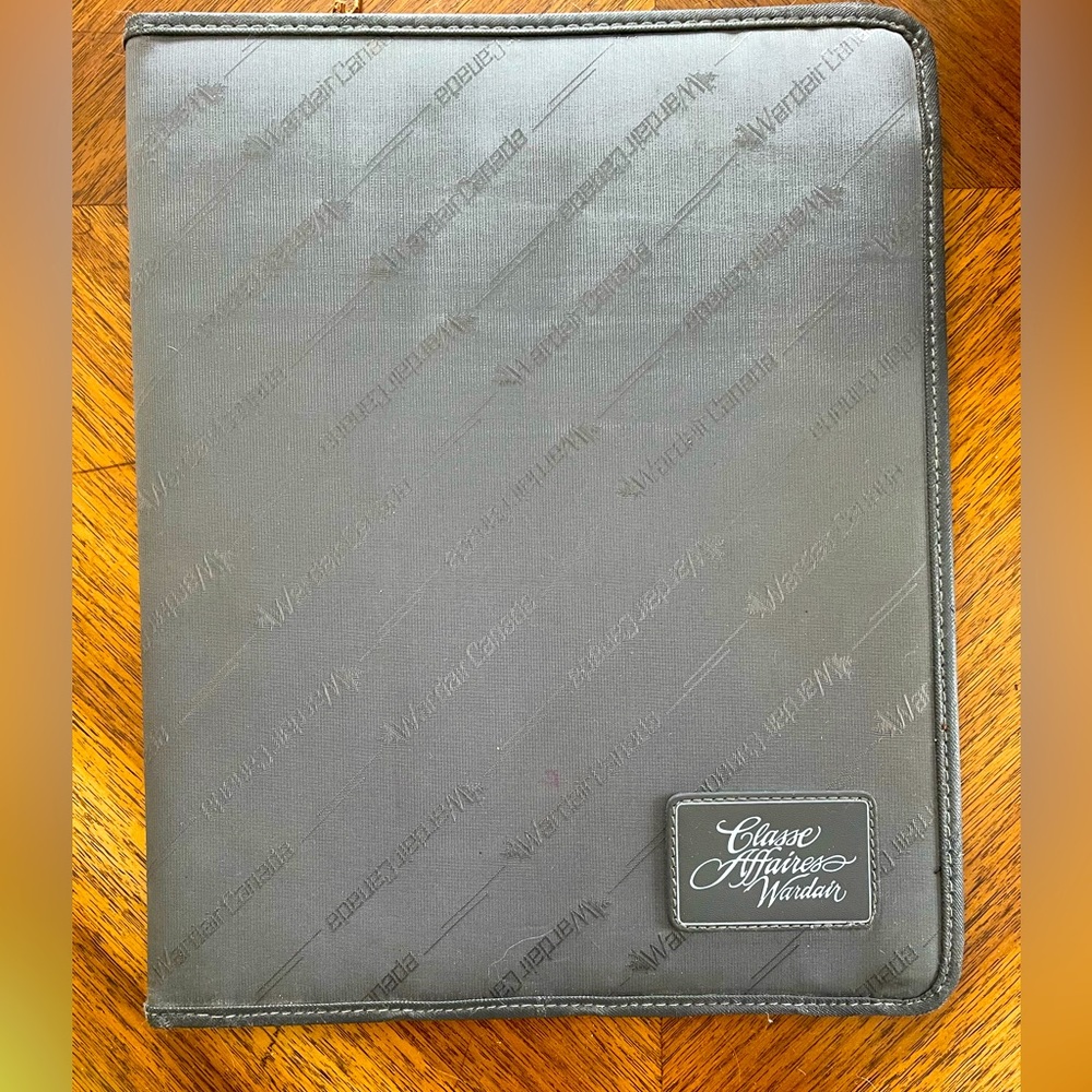 Vintage 1980’s Wardair Canada Classe Affaires Portfolio